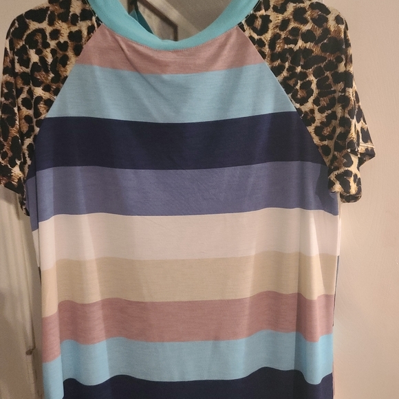 Womens blouse - Picture 2 of 2